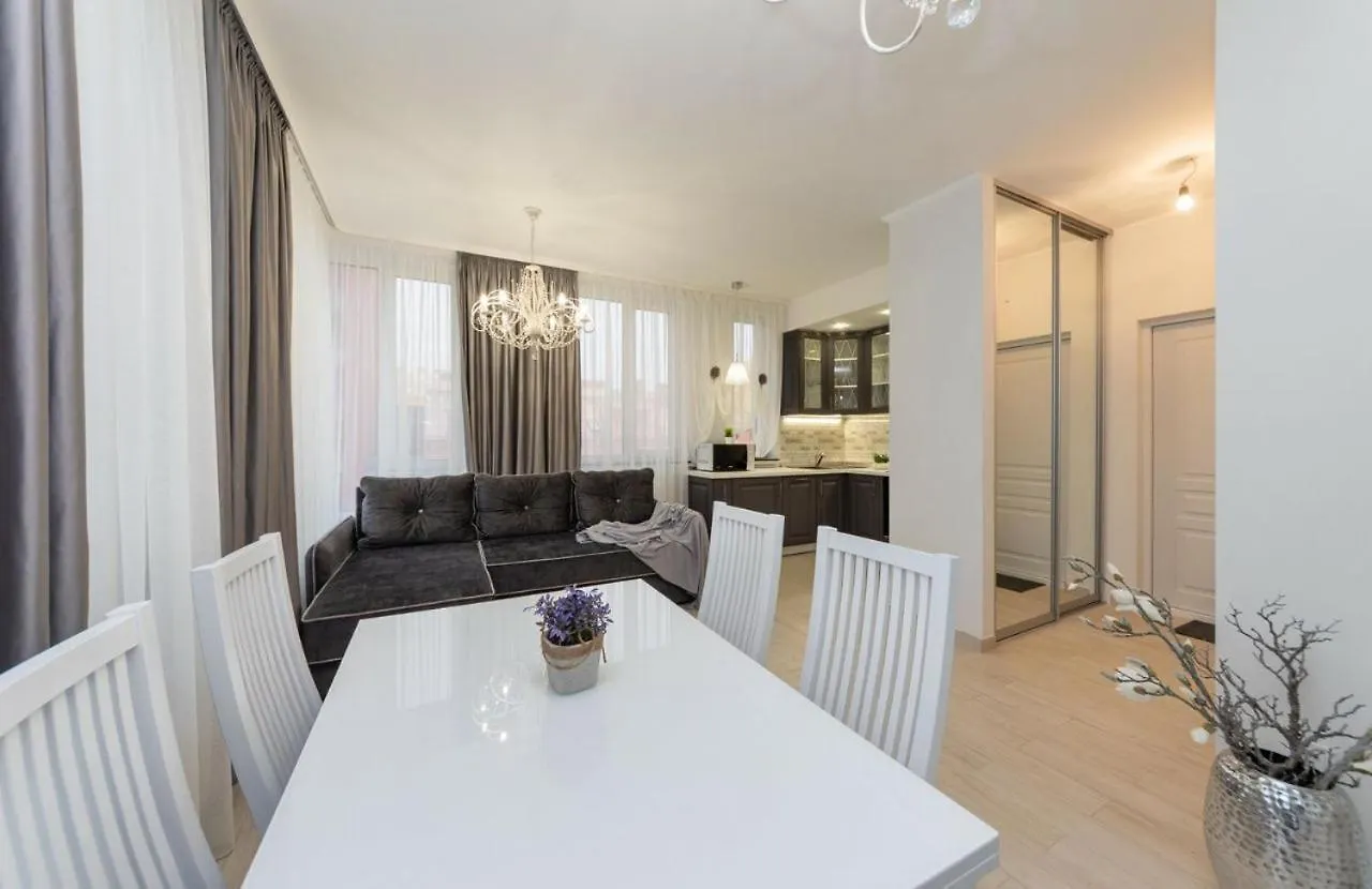 Lux Appartment, Kiev, Comfort Town 0*, Kiev Ukrayna